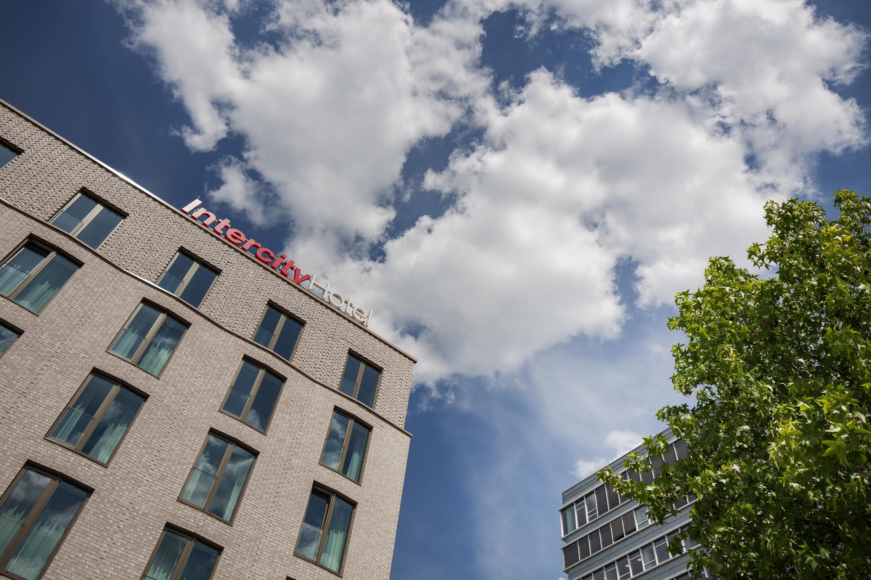 Intercityhotel Saarbrücken Exteriör bild