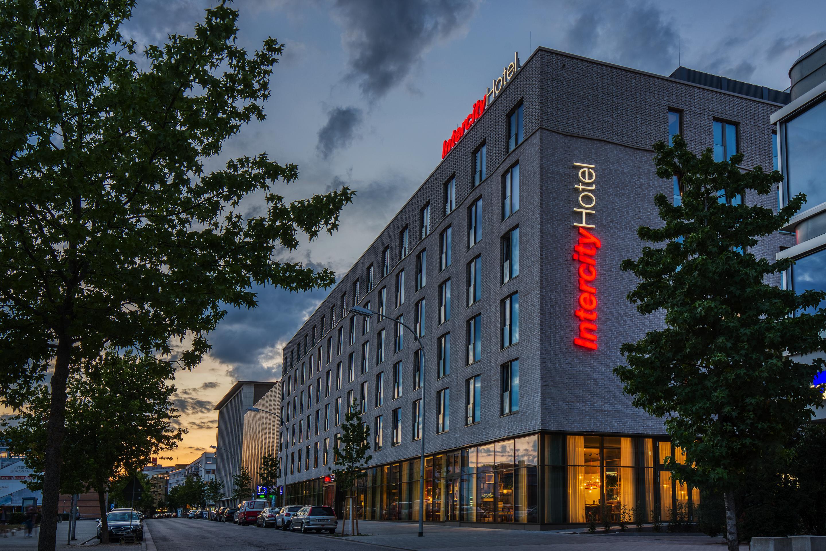 Intercityhotel Saarbrücken Exteriör bild