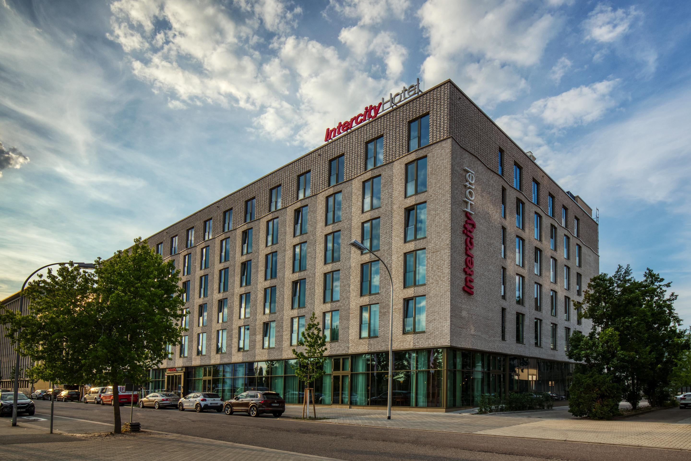 Intercityhotel Saarbrücken Exteriör bild