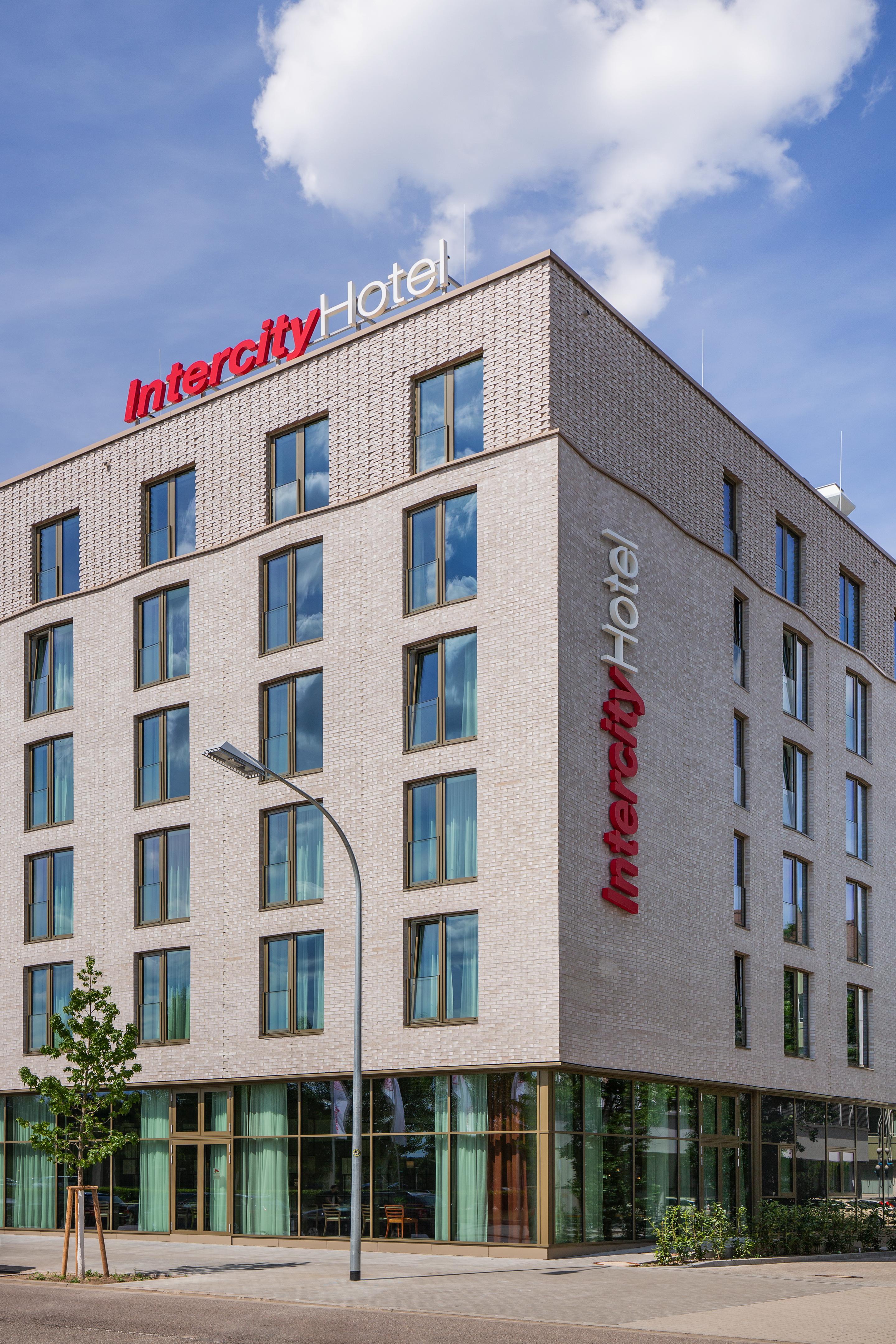 Intercityhotel Saarbrücken Exteriör bild