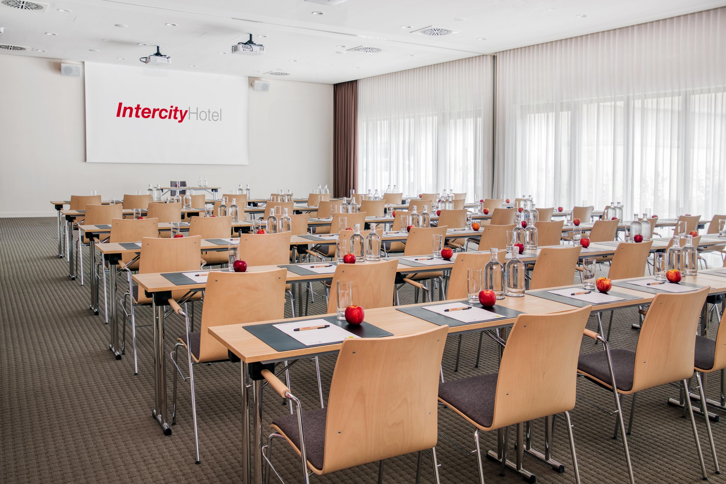 Intercityhotel Saarbrücken Exteriör bild